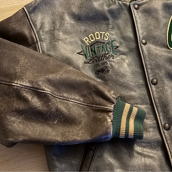90s Roots Canada Leather Patina Varsity Distressed Size Large - Picture 5 of 7